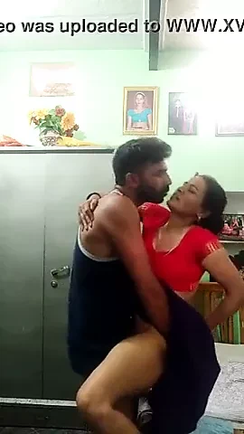 Desi yenge sikikleri devar içinde ayakta misyoner pozisyon