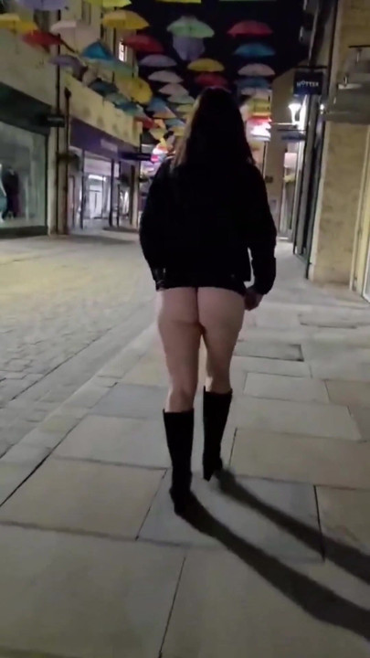 Wife out public flashing | Clip 3