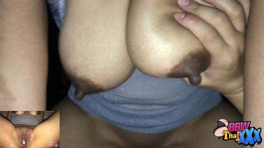 Cette femme mature pulpeuse avec de gros tétons a soif de bite