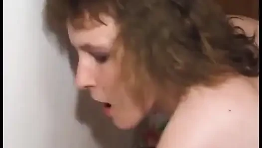 Geile deutsche dame liebt es, mitten im knall angepisst zu werden