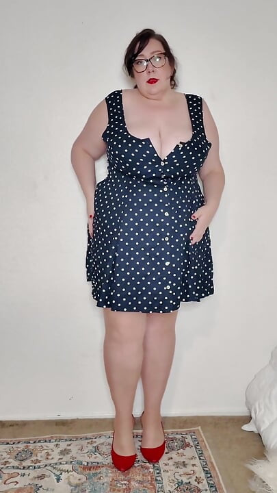Hot BBW MILF in Polka Dots and Stockings