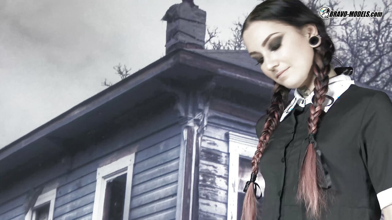 430 - sharlotte Thorne
