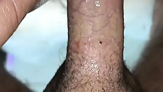 Evli bir Suudi kadın sevgililer günü vesilesiyle kocasının yokluğunda sikiliyor