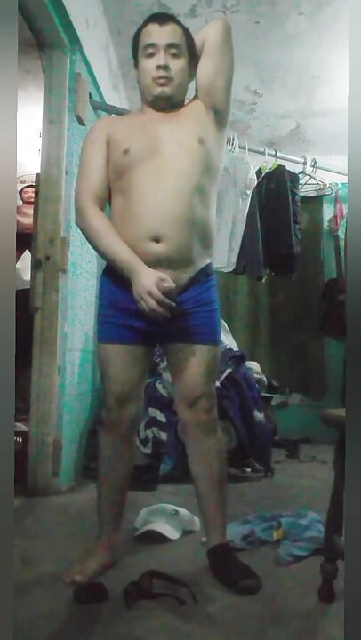 Jesus em boxeador puxando seu pênis 178