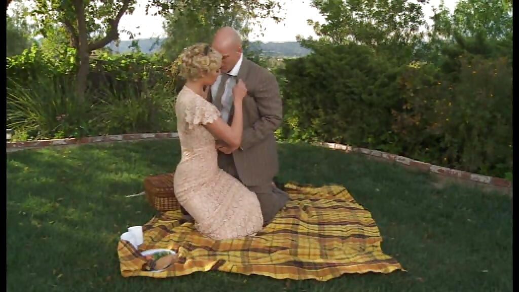 Slutty Blonde MILF Fucked Outdoors and Cumshot on Pussy by Big Cock