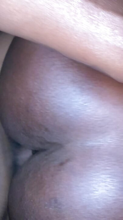 Ateşli zenci büyük götlü yağlanmış masaj