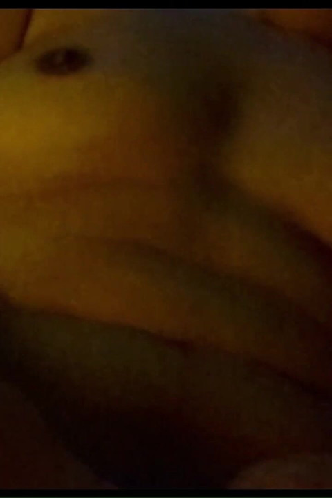 Solo macera 2 - ateşli orta yaşlı seksi kadın mastürbasyon yapıyor