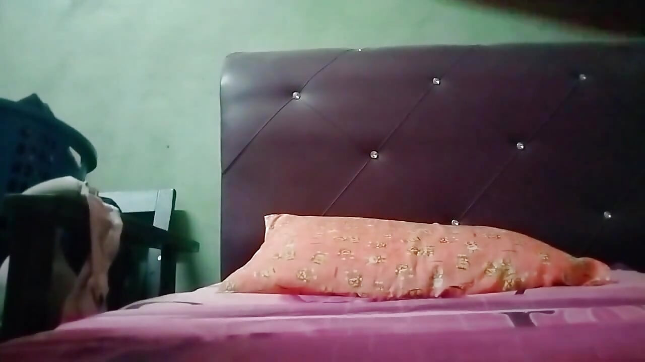 My Tight Pussy Only Afford Small Bottle to Get Fucked