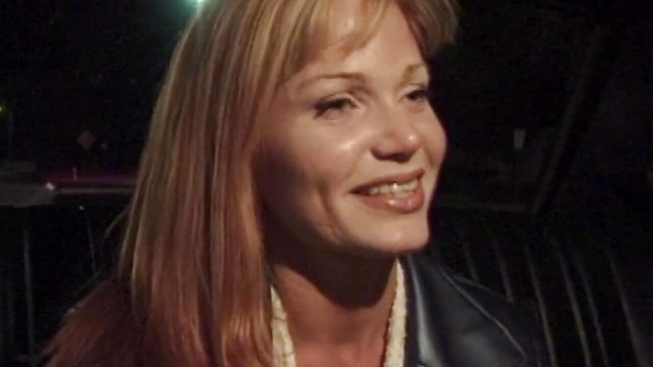 Wilde Taxifahrt: rubia Schönheit en Ekstase