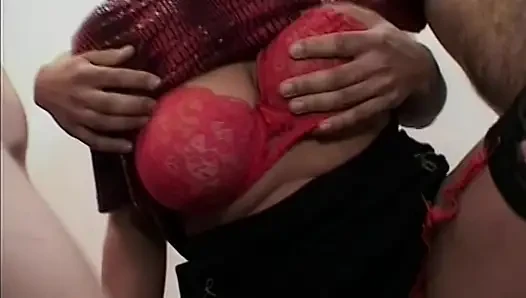 Tante sange rambut pirang di-fingering dan dientot habis-habisan sampai orgasme