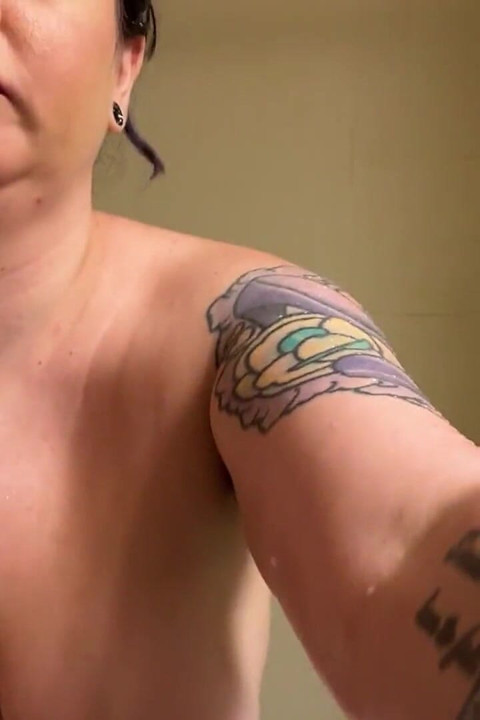 Hotel Shower to Bedroom: Savanna’s Soaking Solo Session Ends in a Drenched, Satisfied Climax