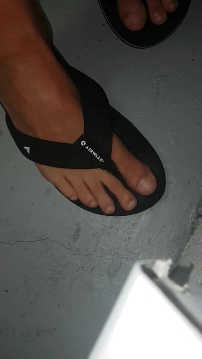 MY TOES MY TOES