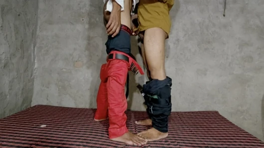 Mere khas dost ne munh mein land chusa aur aur Gand mein bada land karke ki chudai