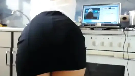 Slut Sexydea Fingering Herself on Live Webcam