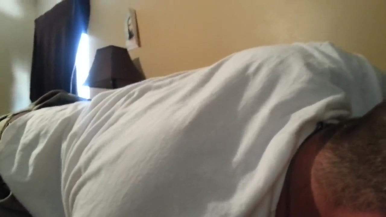 Guy licking pussy