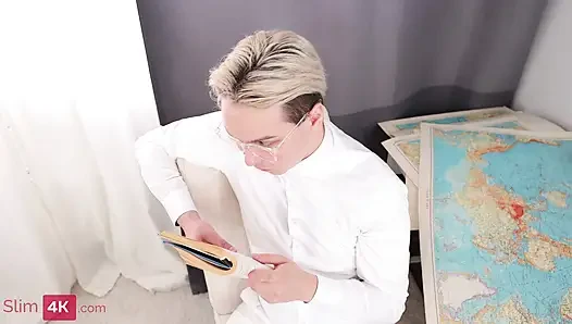 Wonderful fuck between a teen and her psychologist
