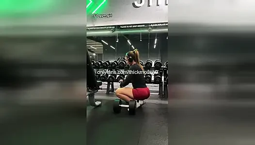 Aku nggak sengaja ngebiarkan ayah tiriku fingering memekku - memalukan bang12!