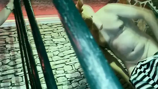 BÜCK DICH FÜR MEINE KETTENPEITSCHE