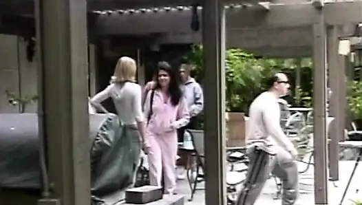 Женушка школа: Heicia Lesbenaction в Гартене