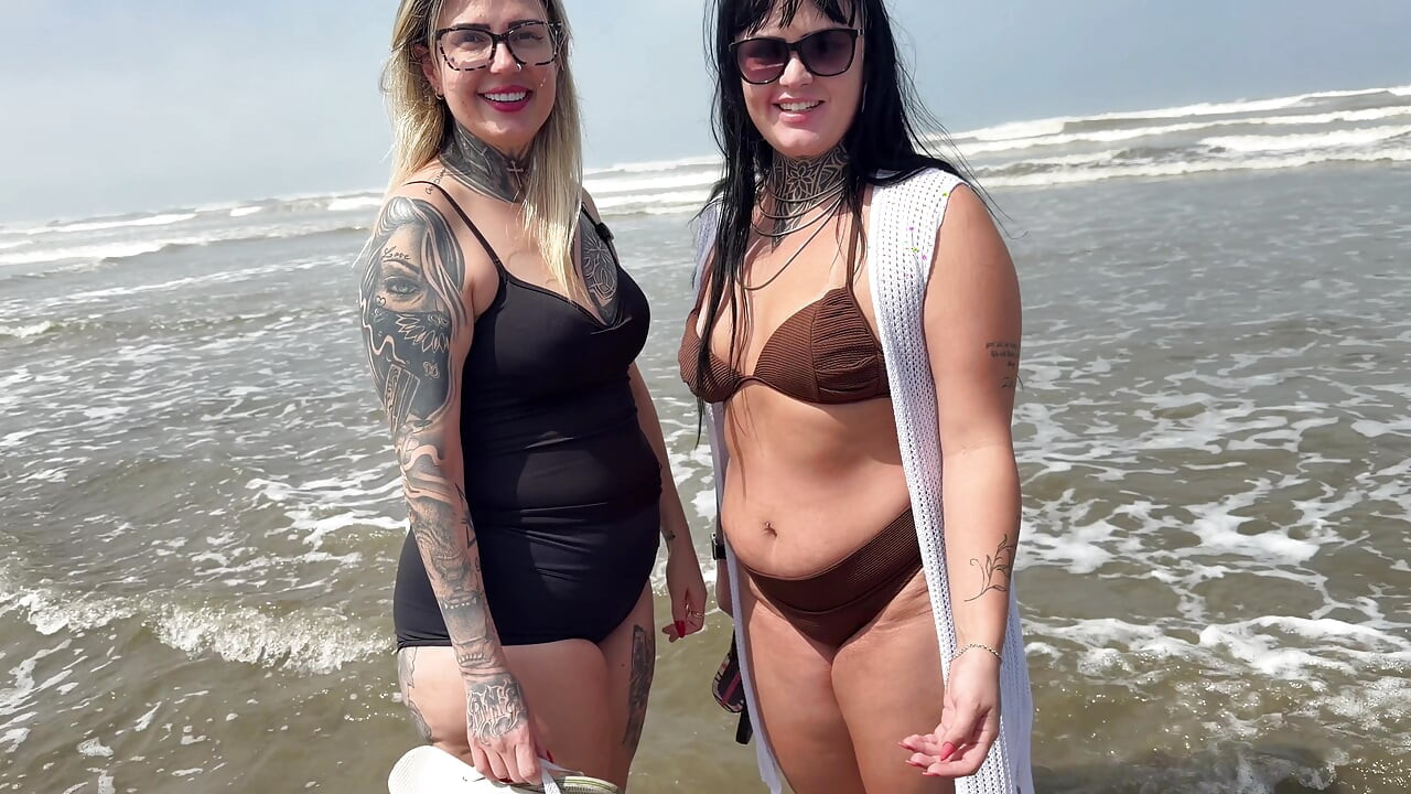 On the beach my wife and I invited a beachgirl to fuck she accepted because she was very horny! she has a pink pussy