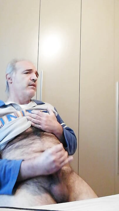 Želim jebati lijepu mušku guzicu