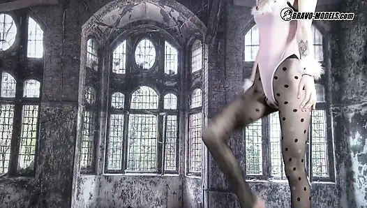 Güzel Çek genç porno yıldızı Ariela Donovan