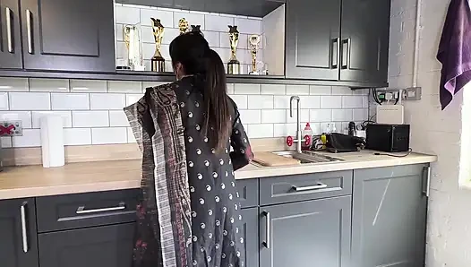 Крошка Aaliyah Yasin Умоляет О Кримпае Дэнни D