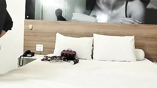 Cewek semok ini dientot habis-habisan di motel