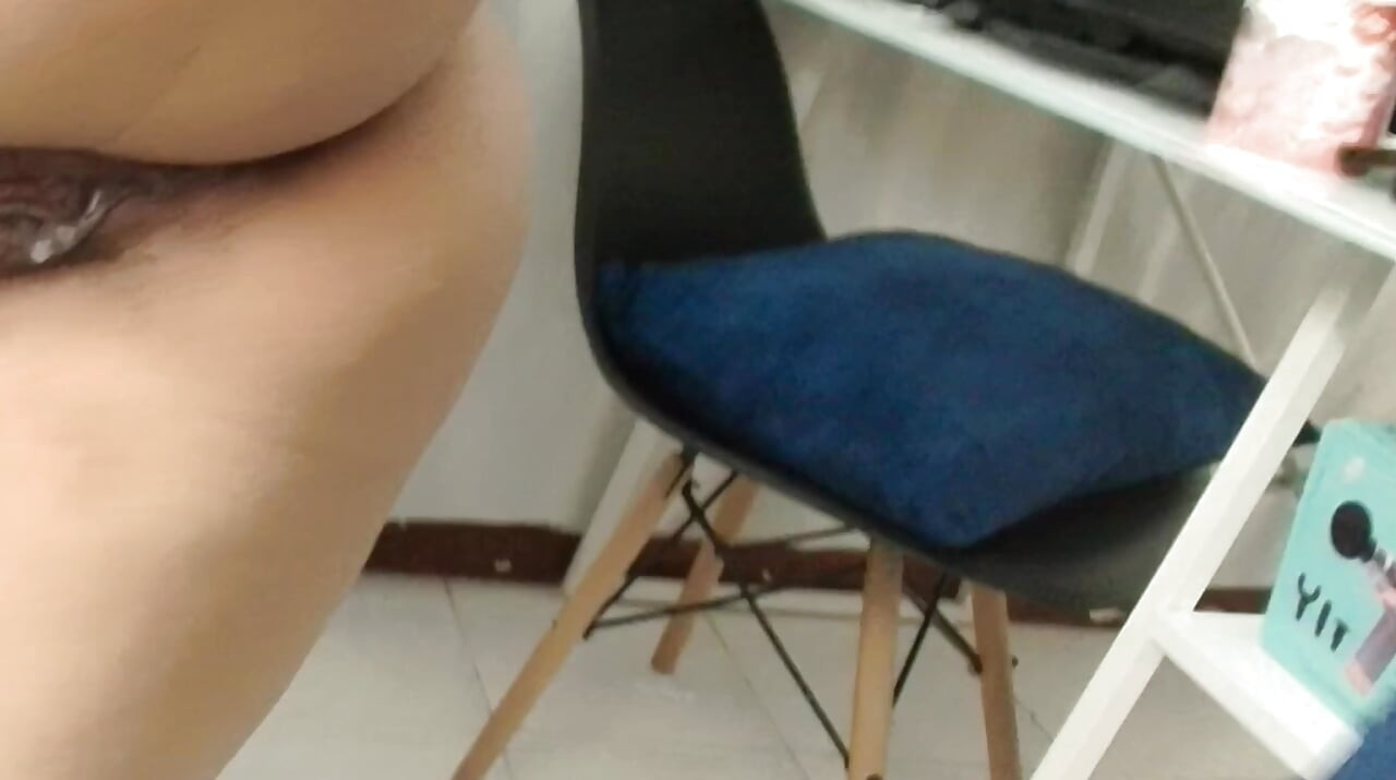 I cum in my sister-in-law's pussy a lot of milk