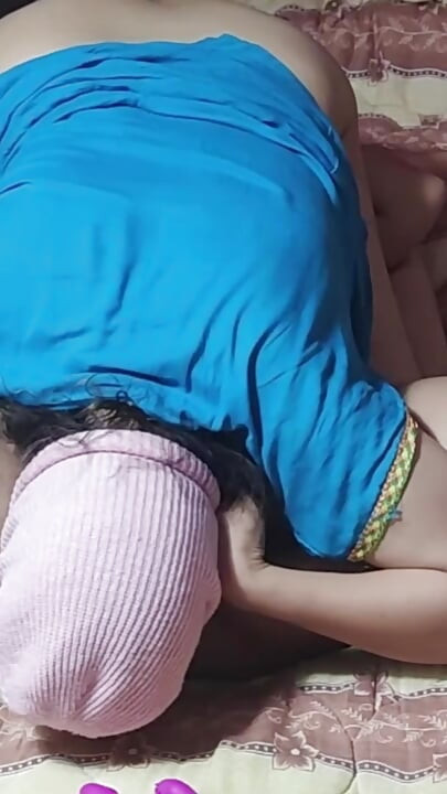 Chica Lesbiana Árabe Me Folla Con Juguetes Sexuales