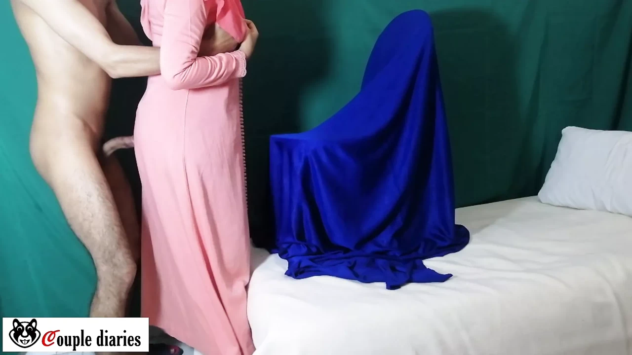 Moroccan wife wearing jilbab (couplediaries)