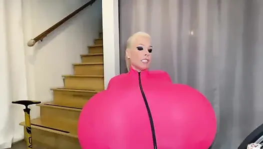 İşte ilk meme büyütme içeriğimin bir tbt'sı "lastiğim yerine göğüslerimi şişiriyorum!"