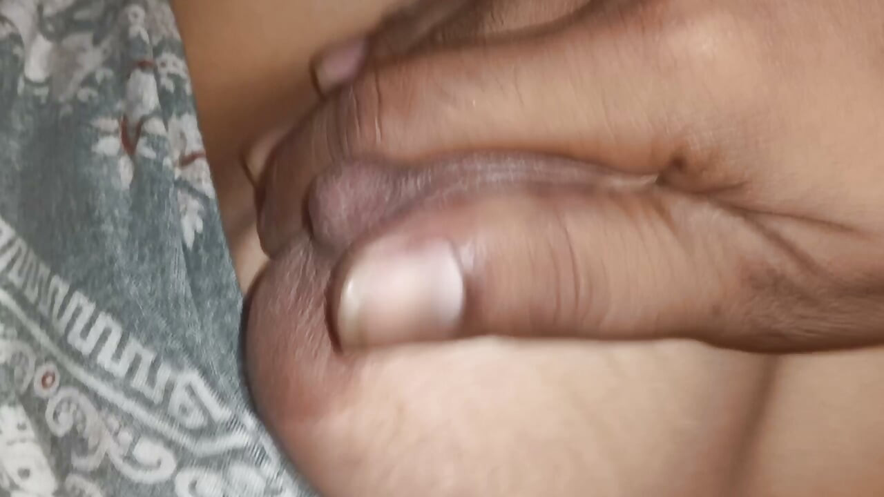 Mene meri soteli bahan ko pel diya