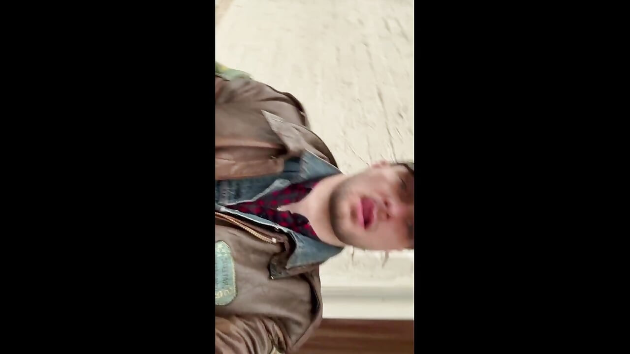 Kinkysirius Enjoy Rain Shower in Brown Vintage Leather Bomber and Levis Jeans Outfit