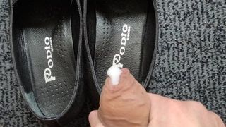 Cum in step mom&#39;s new shoes