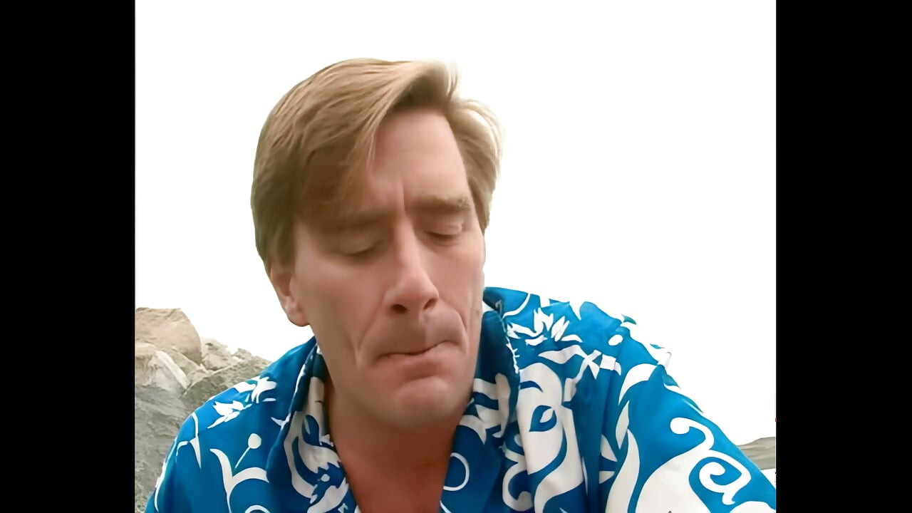 Con điếm tóc vàng hứng tình được thỏa mãn trong khi cô ấy bị đụ