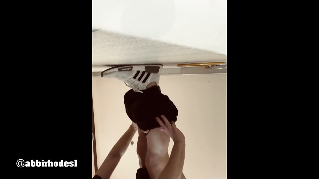 Hora de tu chequeo protagonizado por Abbi Rhodes