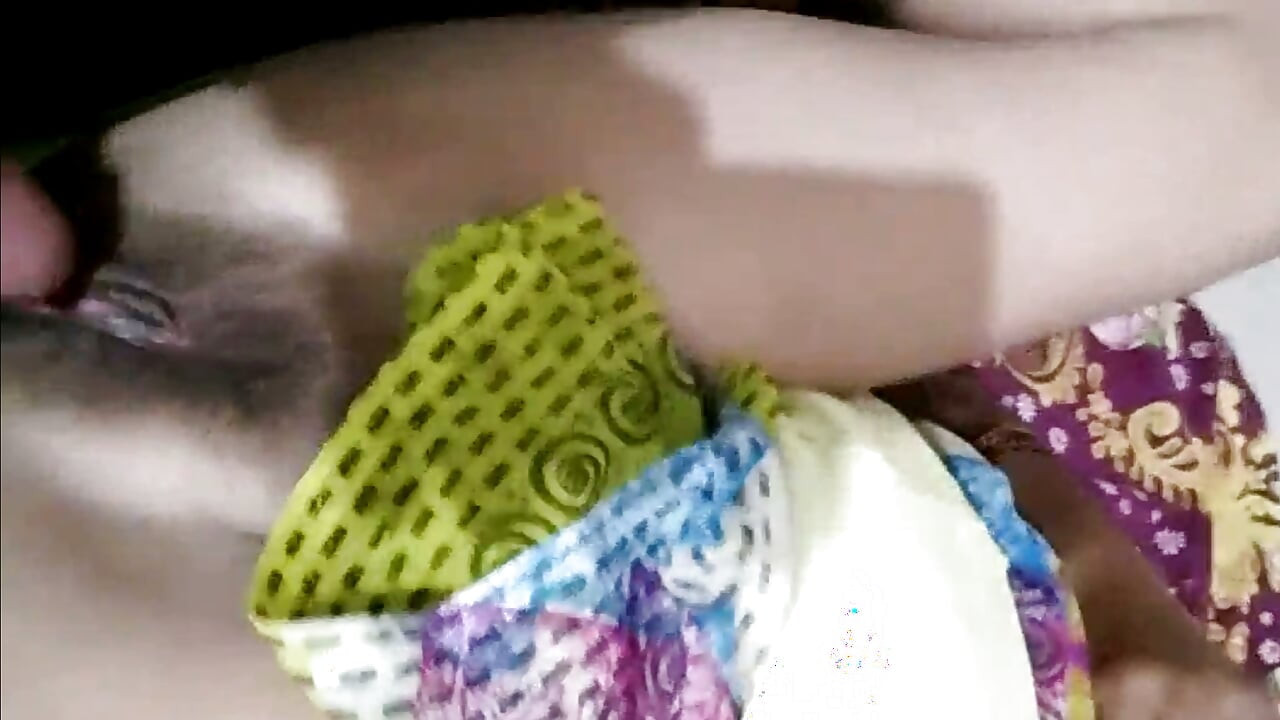 When I went to Didi's house, Didi went to the market in the morning and brother-in-law suddenly came home and brother-in-law tried to fuck me