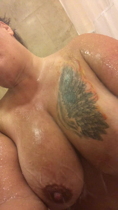 Wet Big Tits in the Shower!