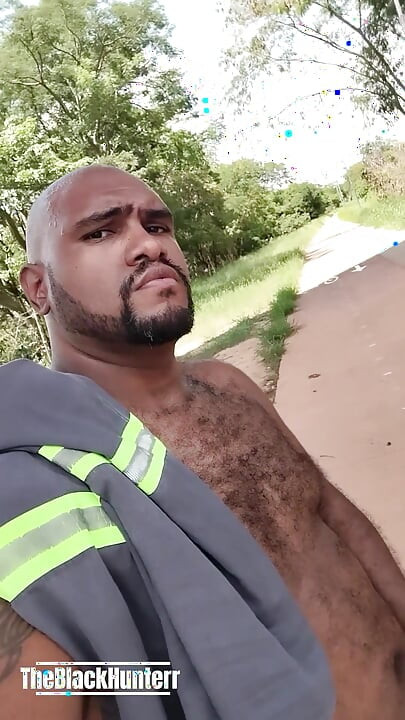 Uriniranje na ulici i skidanje gola