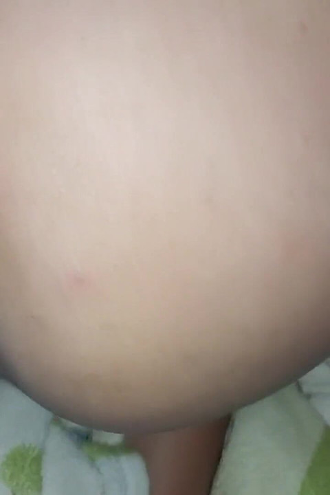 زوجتي تتناك من غريب بعد حفلة تطلب مني أن أقذف في الداخل