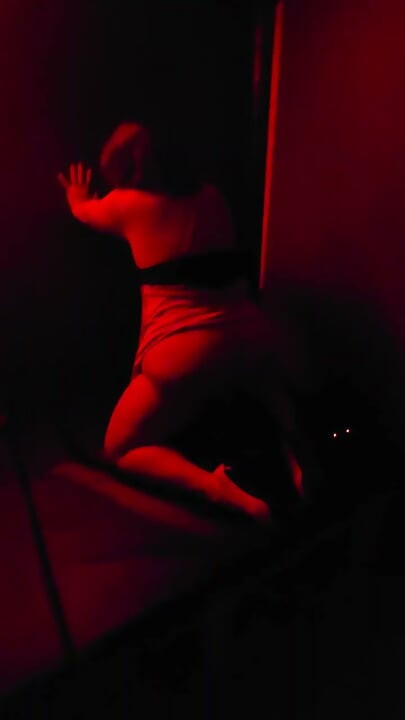 Ms milf rides a sybian