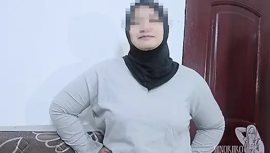 Cewek Indonesia Berhijab Gak Tahan Pengen Ngentot Setelah Minum Cairan Aneh - Minokiiko