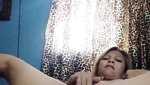 Saya menjadi panas menonton video