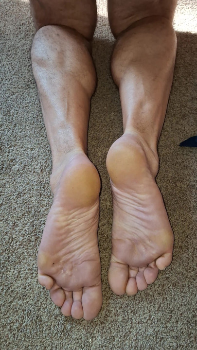 Shoot a big thick load all over my soft wrinkled soles
