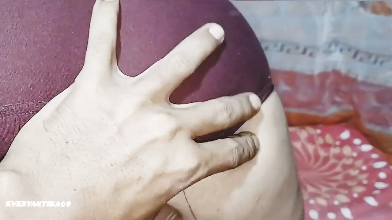 Compilation de vidéos porno complètes, derniers hijabers indonésiens ! Il baise de belles filles b0cill en hijab qui gémit bruyamment