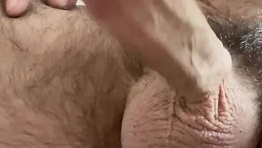 Yumuşak yarak boşalmalı sert bir yarağa dönüşüyor