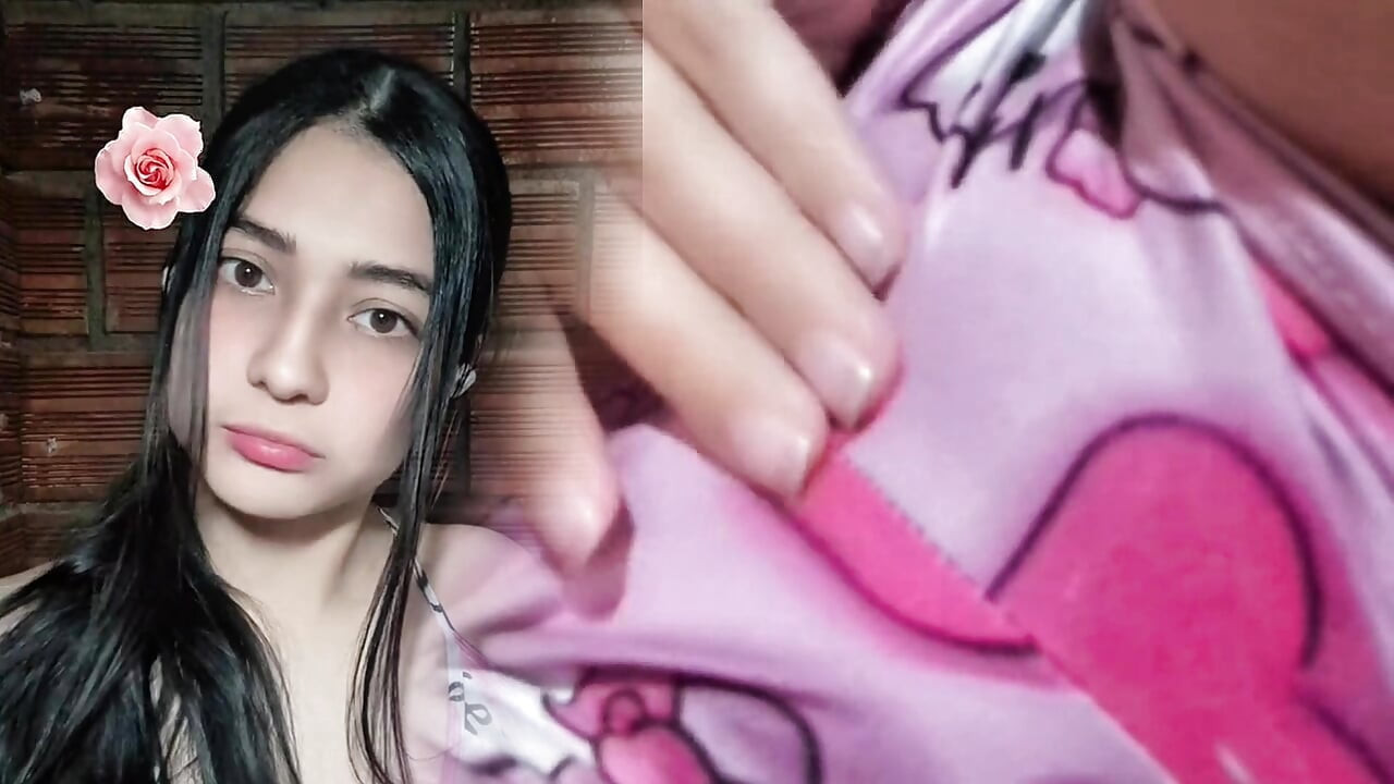 I love how I masturbate on video call with a fan