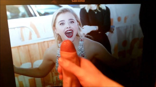 Chloe Moretz 'offener Mund wird wieder gefüllt