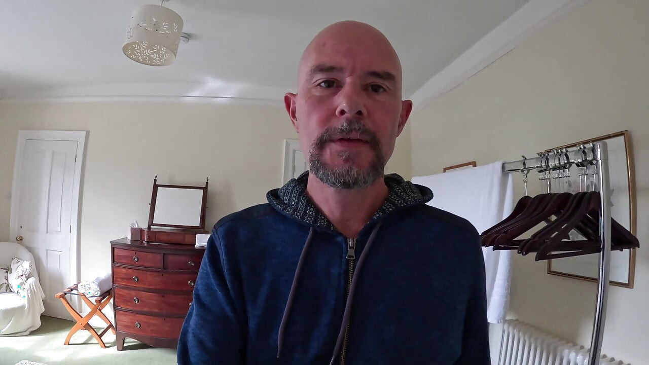 Big Uncut Cock Naked Hotel Room Wanking, Close up Creamy Cumshot - Rockardglans 210